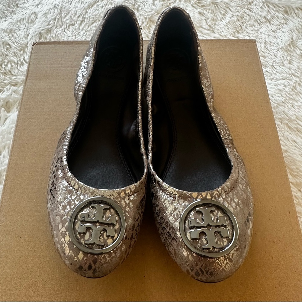 Tory Burch Heidi Ballet Flats Metallic Pewter Snake Print Logo Women’s Size 5.5